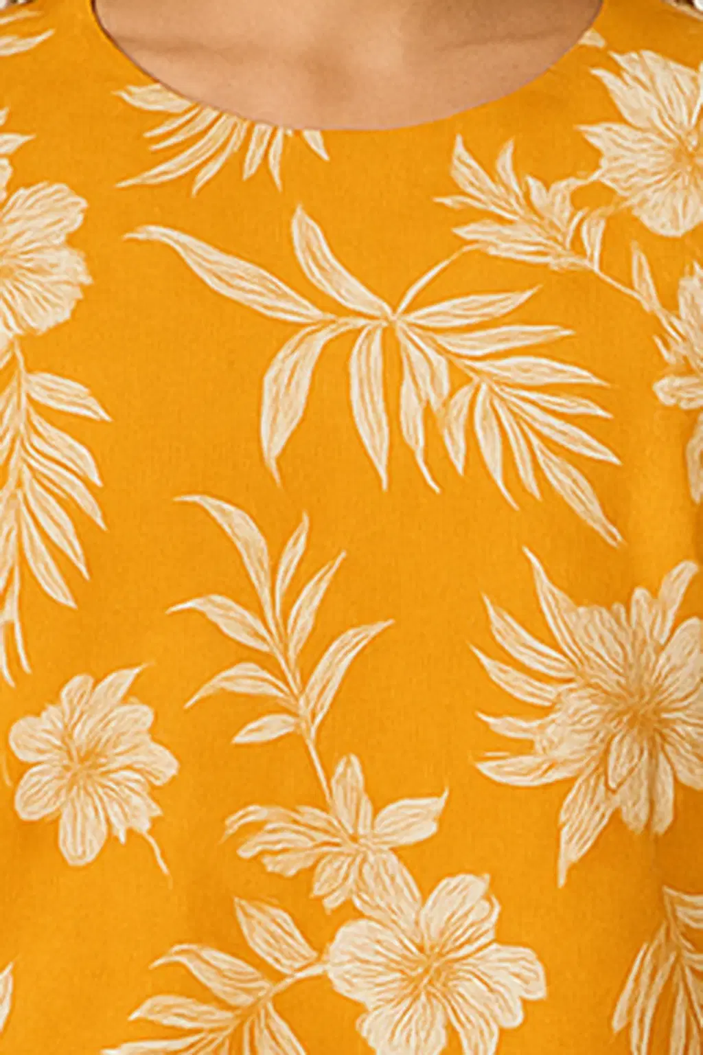 clovia-picture-floral-leaf-print-top-shorts-set-in-light-orange-rayon-263033 Floral & Leaf Print Top & Shorts Set in Light Orange - Rayon - Image 3